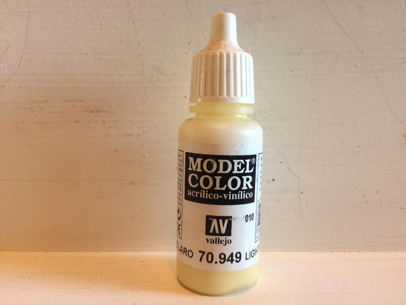 Model Color Acrylic Light Yellow 010