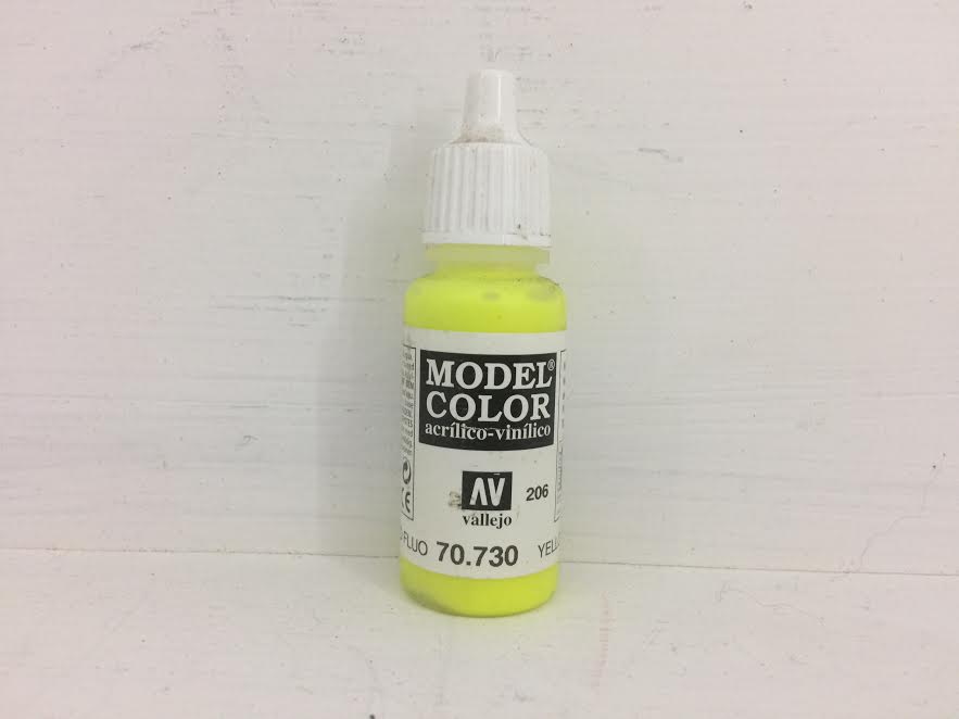 Model Color Acrylic Yellow Fluo 206