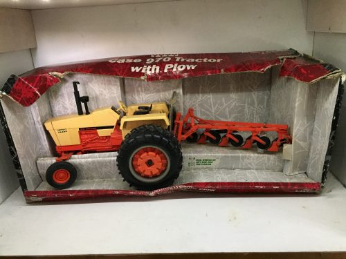 Ertl Case 970 Tractor Plow