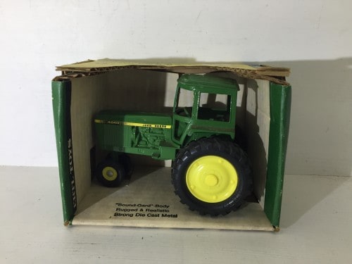 Ertl John Deere Sound-Idea Tractor With Sound-Gard Body