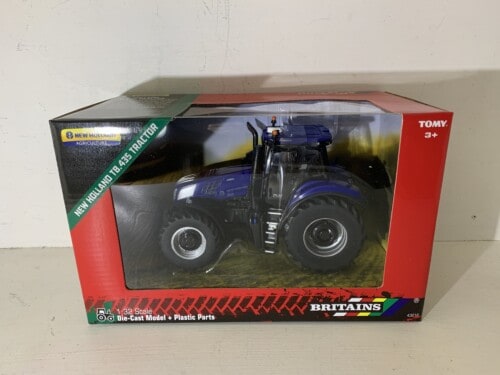 Britains New Holland T8.435 Tractor