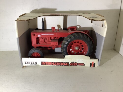Ertl International 600 Diesel