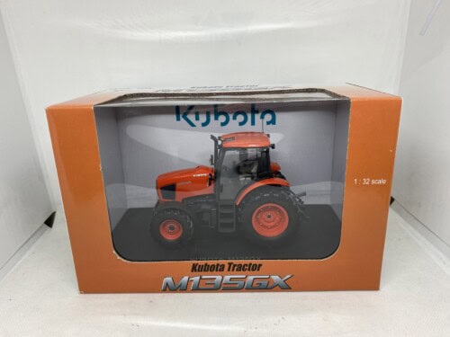 Universal Hobbies Kubota Tractor M135GX