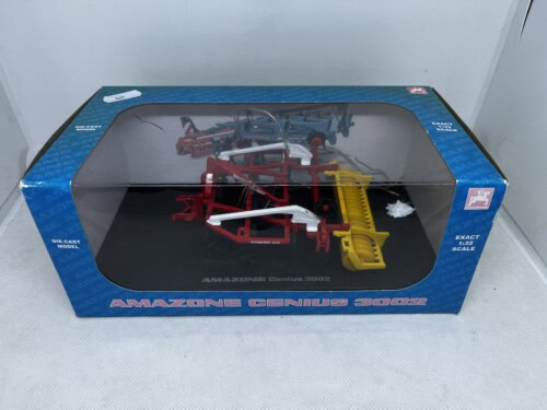 Universal Hobbies Amazone Model Cenius