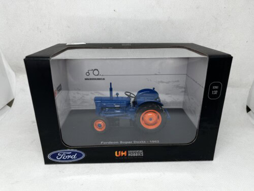 Universal Hobbies Fordson Super Dexta 1962