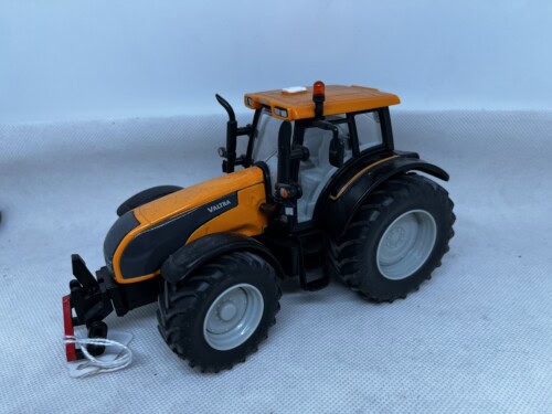 Siku Valtra