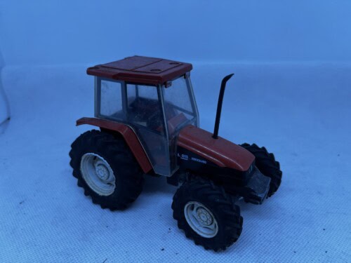 Britains New Holland L 85