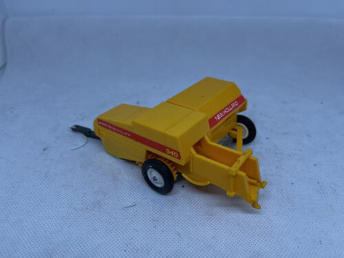 Britains New Holland 340