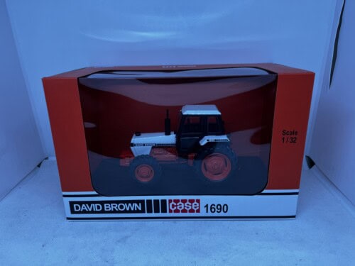 Universal Hobbies David Brown 1690 4WD