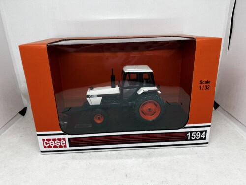 Universal Hobbies Case 1594 - 2WD