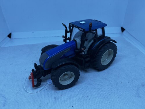 Siku Valtra