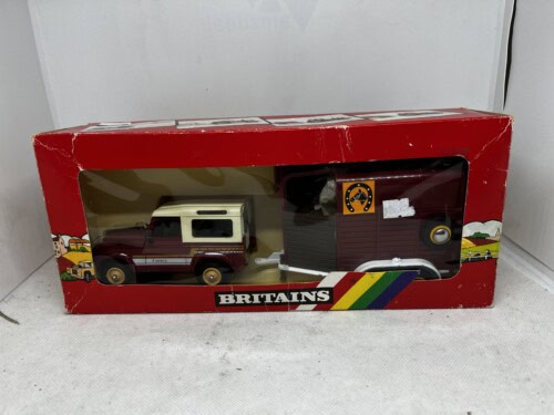 Britains Country Landrover and Horsebox