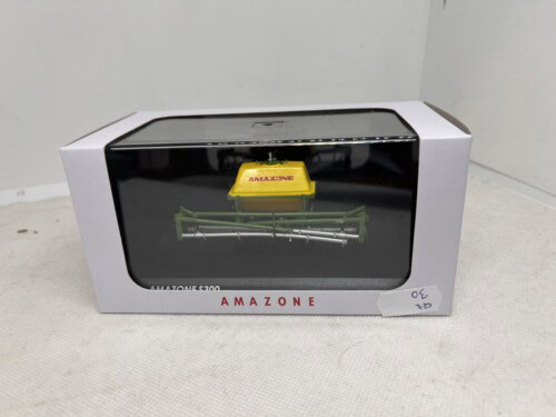 Universal Hobbies Amazone S300