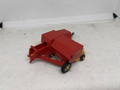 Britains New Holland 376