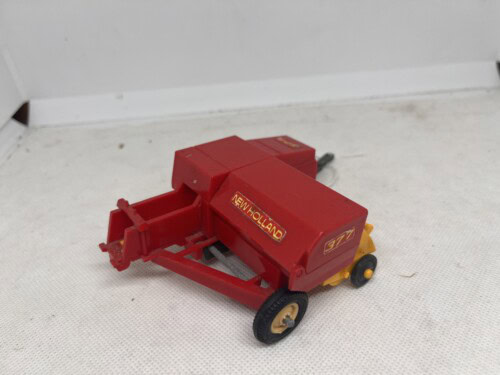 Britains New Holland 377