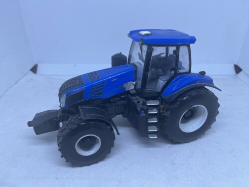Britains New Holland T8 435